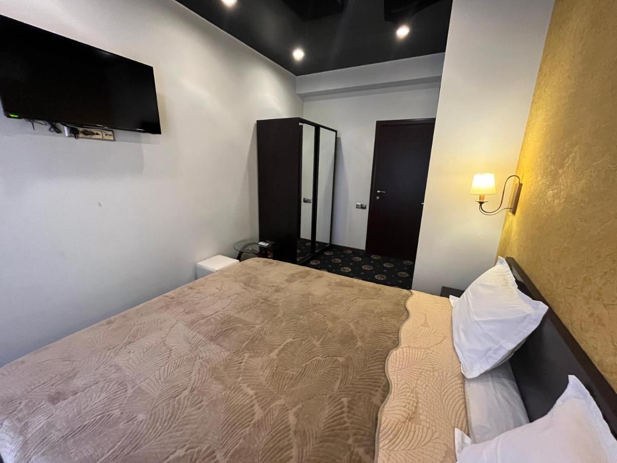 Hotel New Royal Tbilisi Bagian luar foto