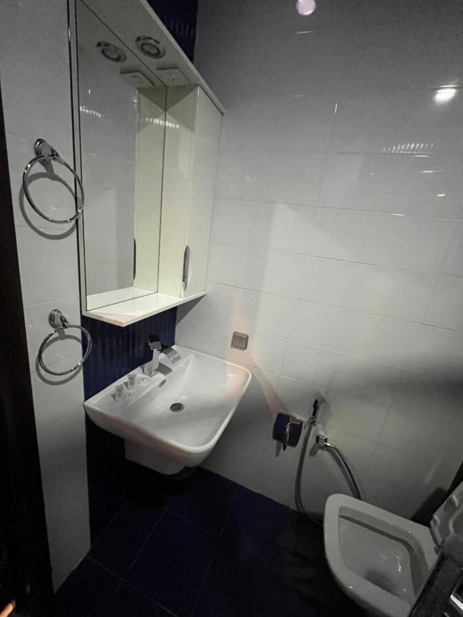 Hotel New Royal Tbilisi Bagian luar foto