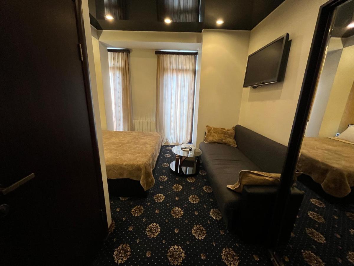 Hotel New Royal Tbilisi Bagian luar foto