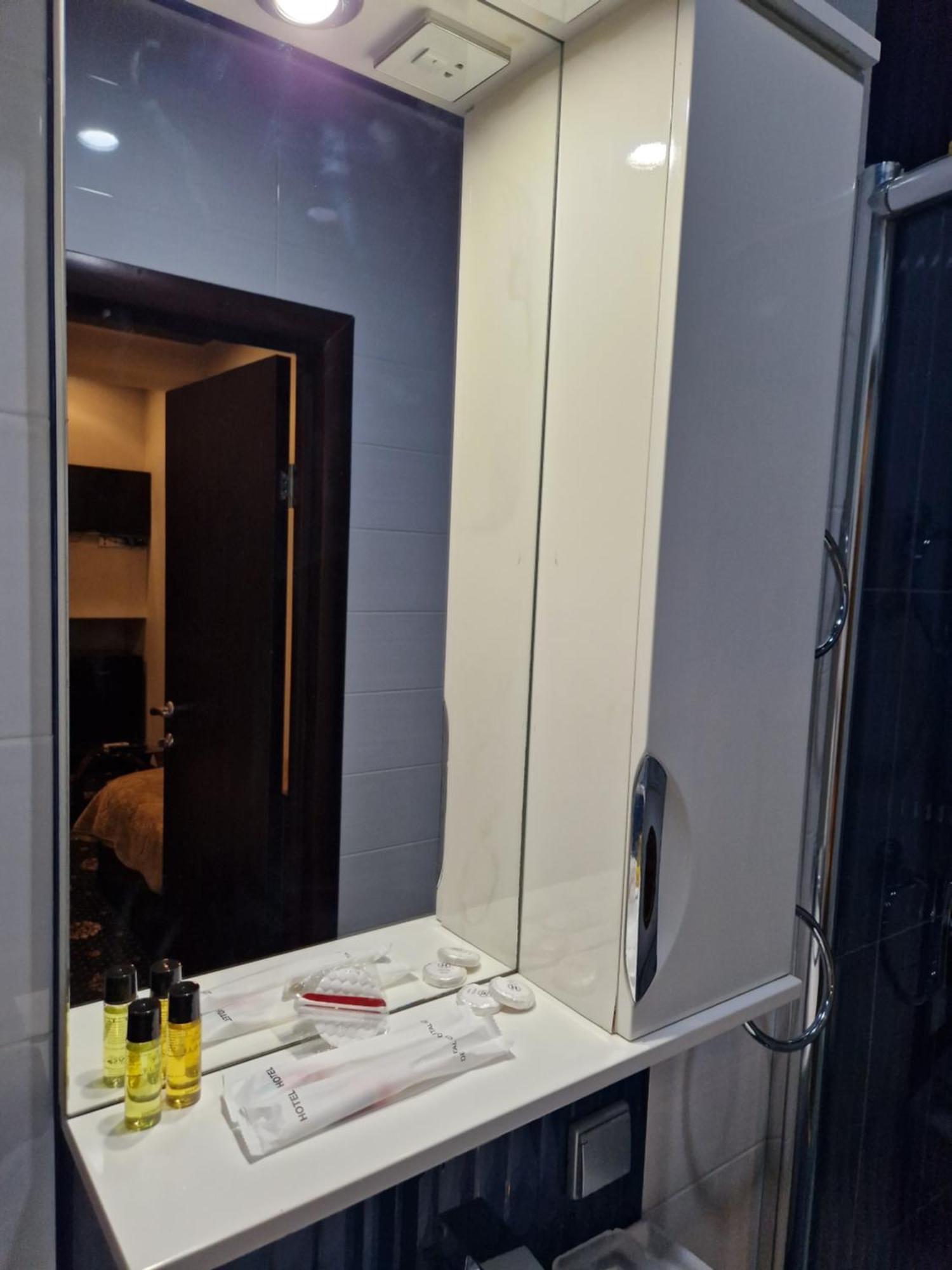 Hotel New Royal Tbilisi Bagian luar foto